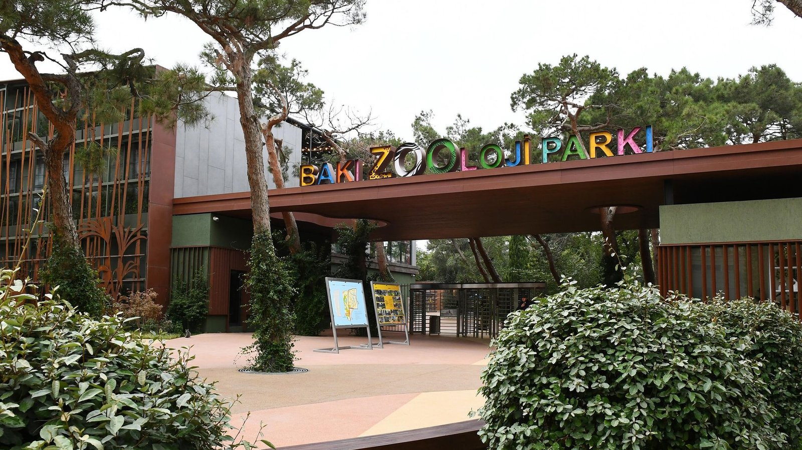 Baku Zoo: Address, Opening Hours, Tickets and What to See